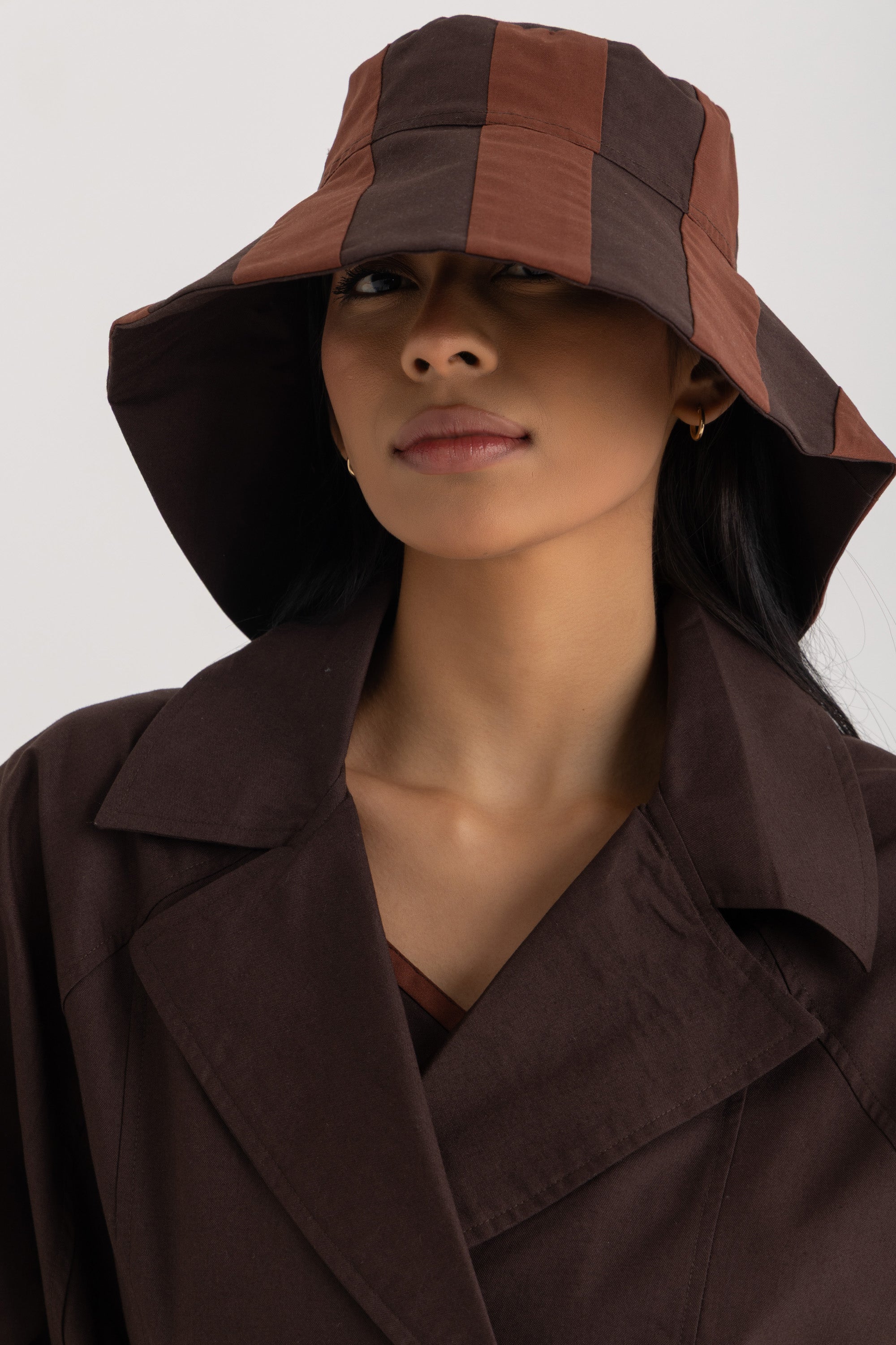 Coucou Reversible Bucket Hat- Deep Brown Oxford
