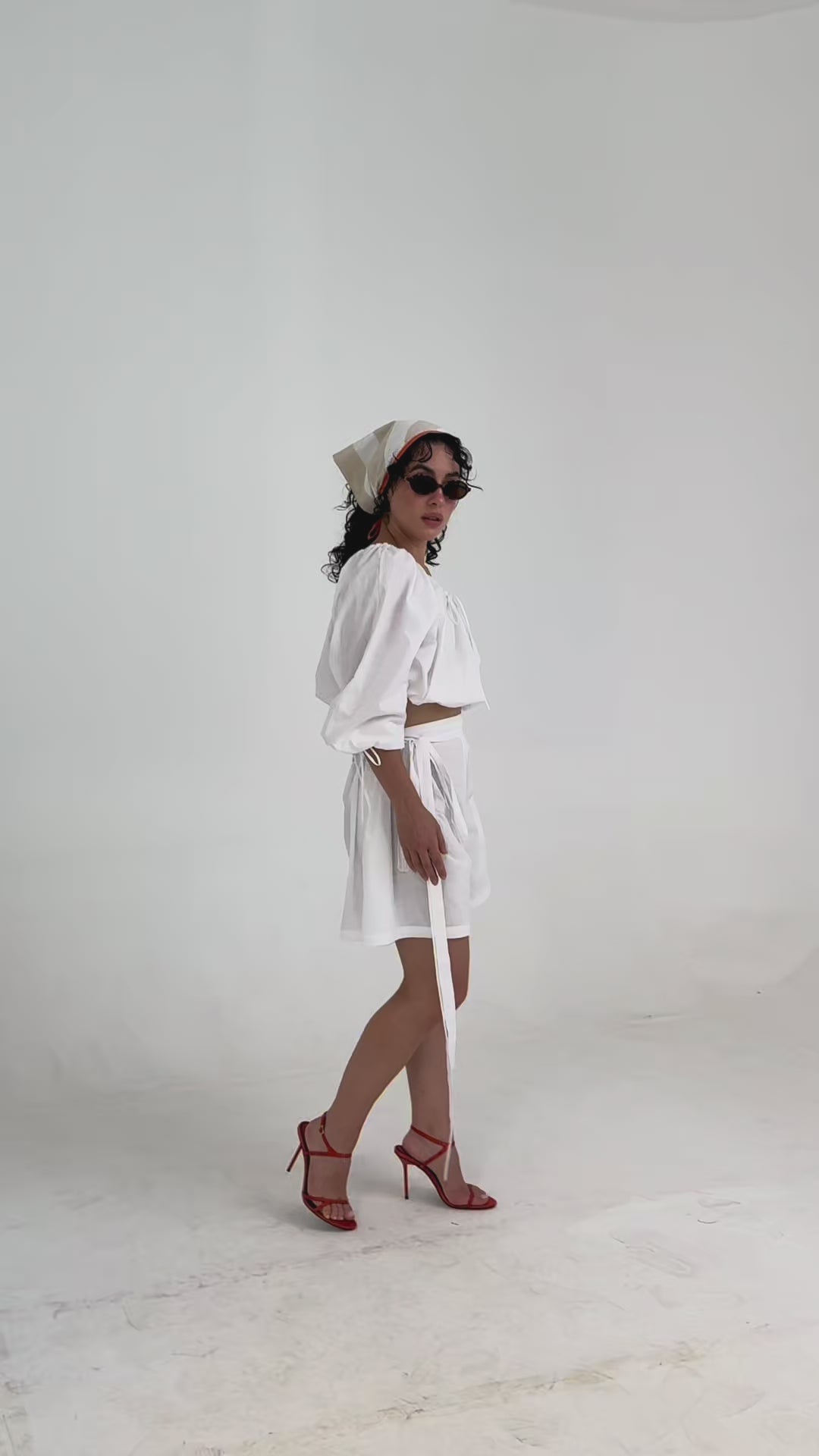 Queen Cropped Top- White