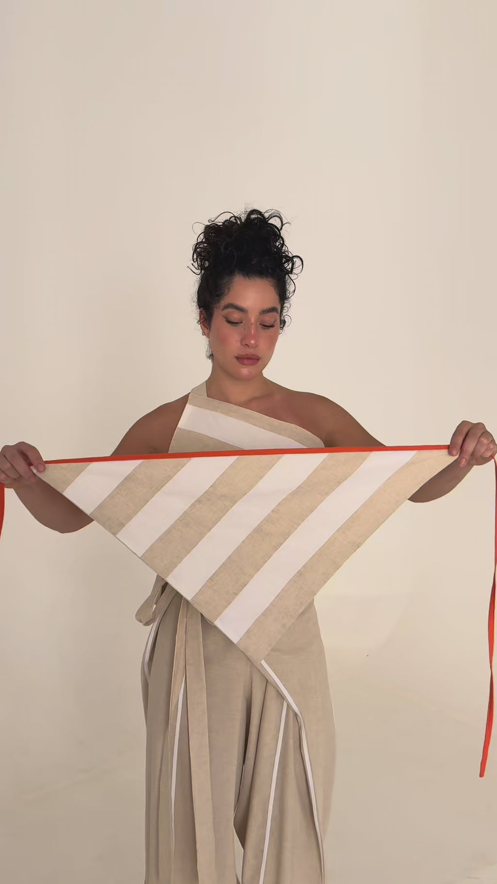 Lina Reversible Scarf - Beige