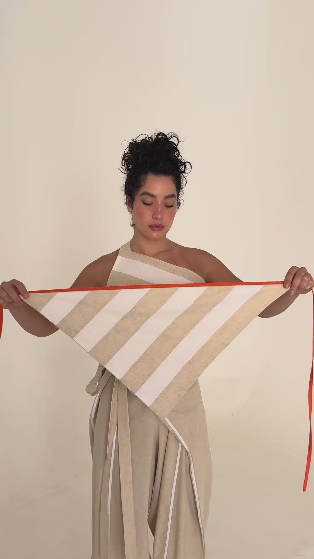 Lina Reversible Scarf - Beige